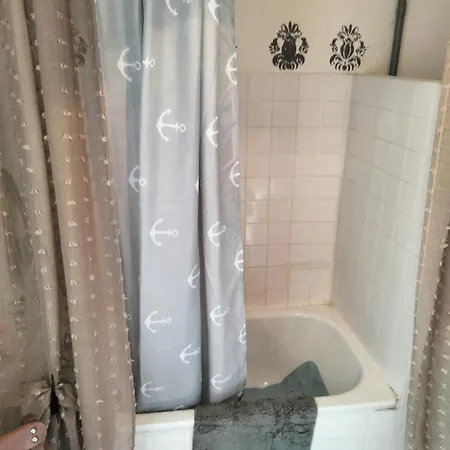 Appartement Agreable Maison Au Centre De Sur Agout *